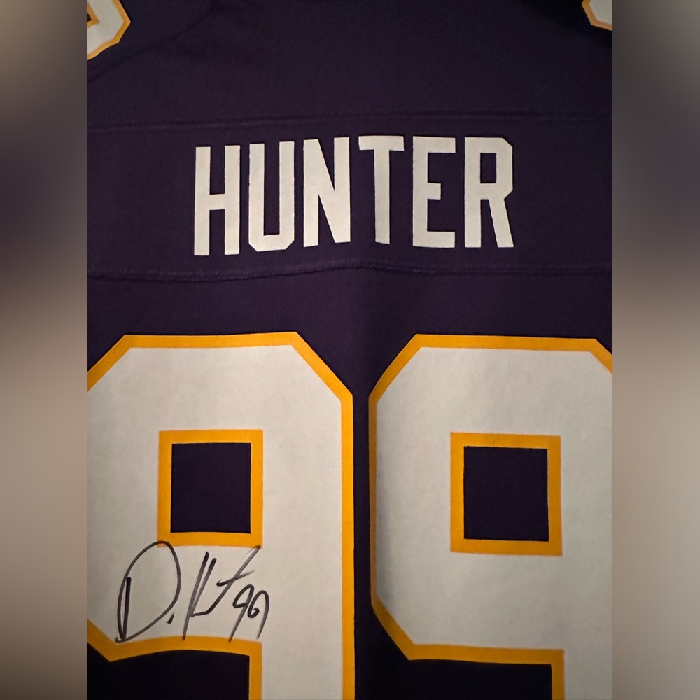 Minnesota Vikings #99 Danielle Hunter Jersey Official and Signed - Picture 4 of 6